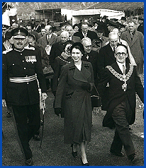 The Queen at dam opening,1952