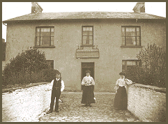 Old photograph of Three Salmons Inn